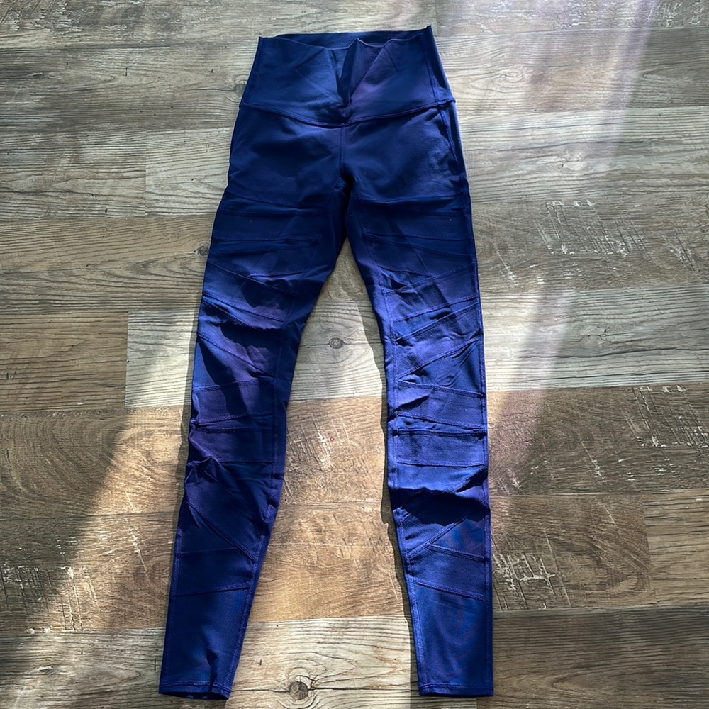 Lululemon wunder under size 6 Blue